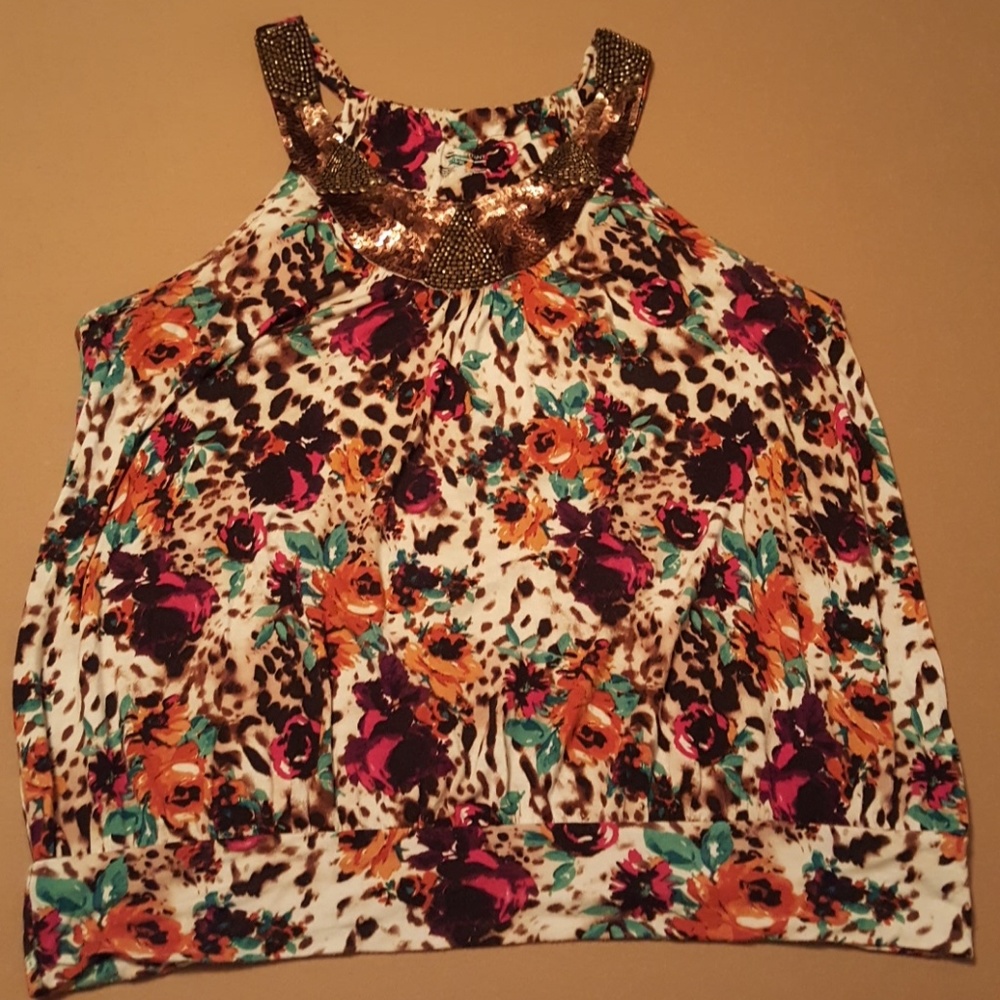Plus size multicolored tank with bronze decor